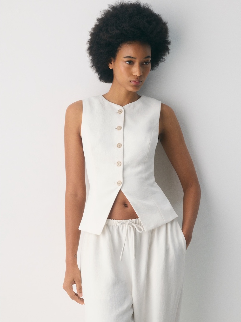Aritzia
Regal Vest - Crepette™ - Light Birch - 4